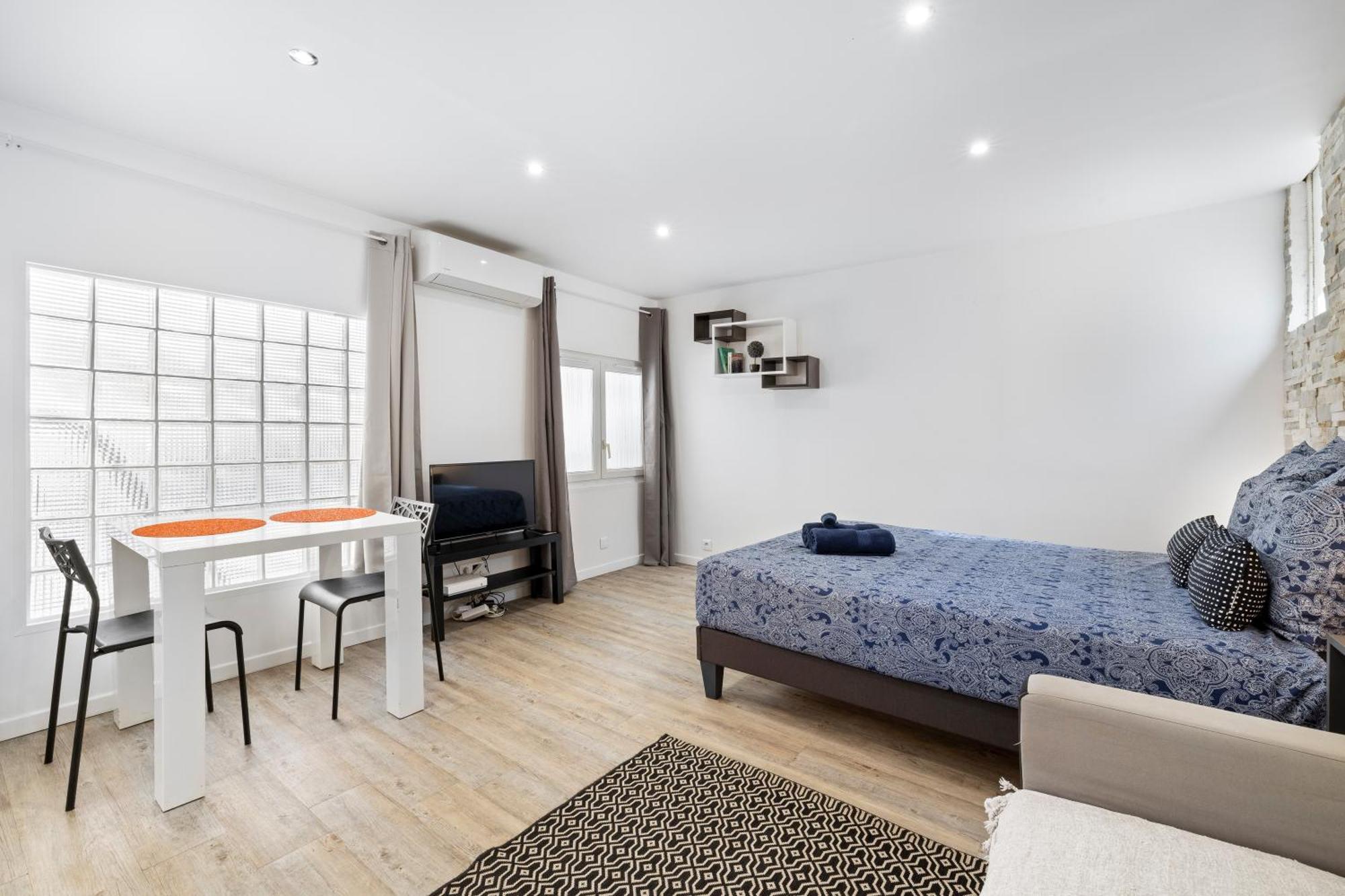 Renting - Penchienatti - Chic & Modern Urban Pearl Massena Old Nizza